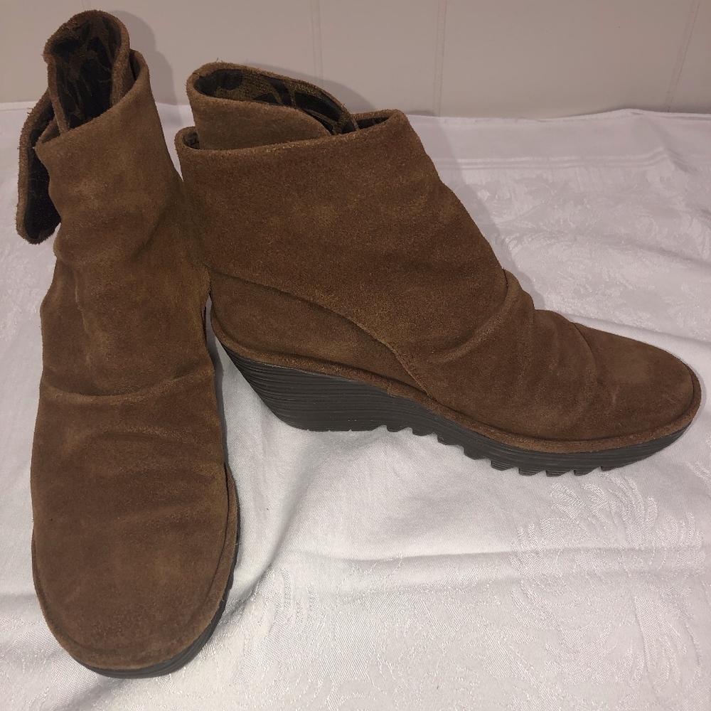 Fly London Yegi bootie size 38